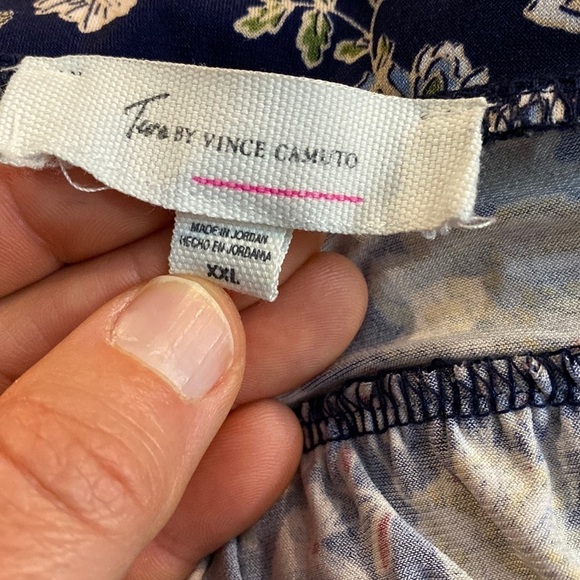 Two by Vince Camuto blue floral jersey knit stretch vneck long sleeve blouse top - Picture 2 of 7